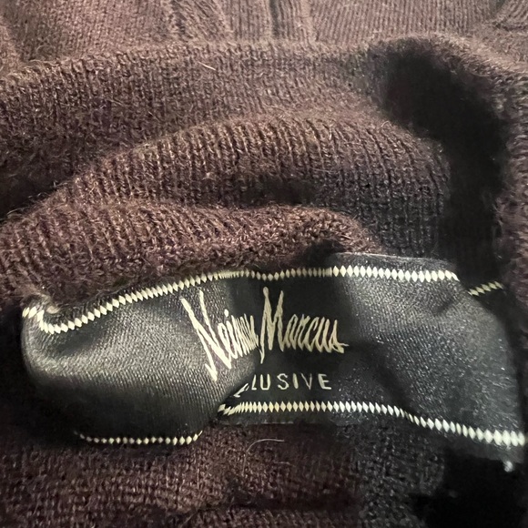 Neiman Marcus silk/cashmere sweater - Picture 2 of 6